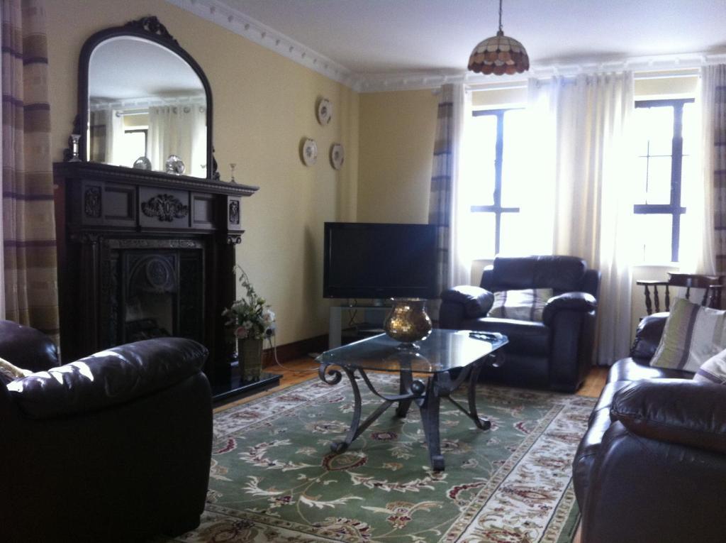 Pearse Road Rooms Donegal Town Buitenkant foto