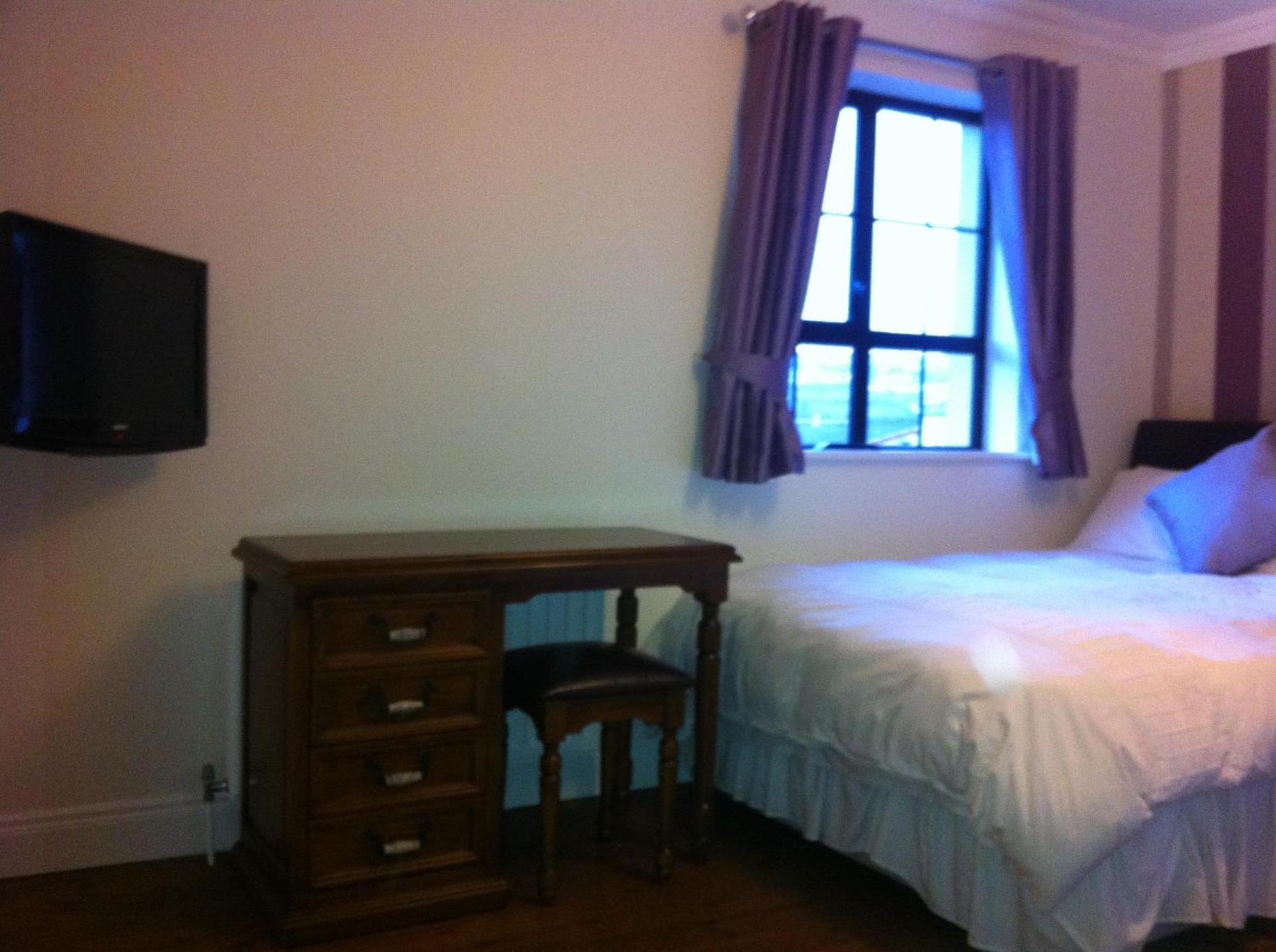 Pearse Road Rooms Donegal Town Buitenkant foto