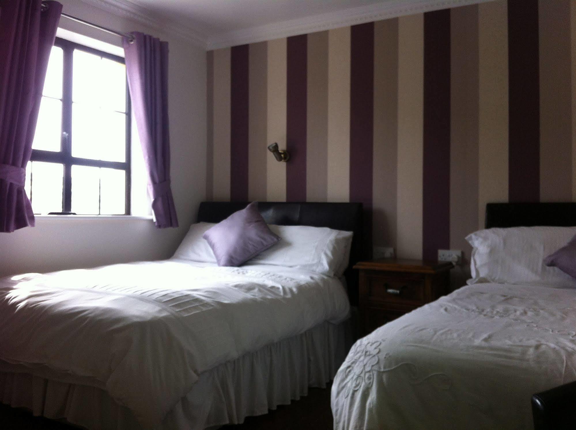Pearse Road Rooms Donegal Town Buitenkant foto